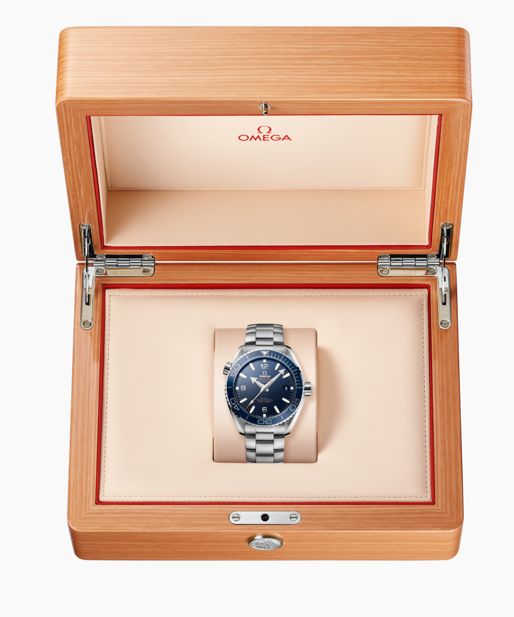 NEW Omega Seamaster Planet Ocean Blue 215.30.44.21.03.001 Auto 44mm Watch + B&P3