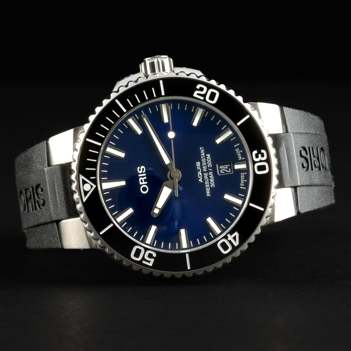 ORIS Aquis Date 41.5mm Dark Blue Dial Automatic Rubber & Steel Men's Watch + B&P8