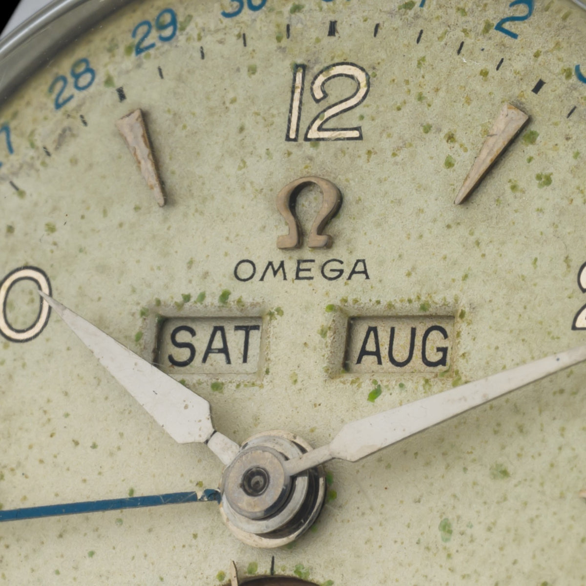 Omega Cosmic Triple Date Moonphase 2471 Manual 35mm White Patina Dial Watch3